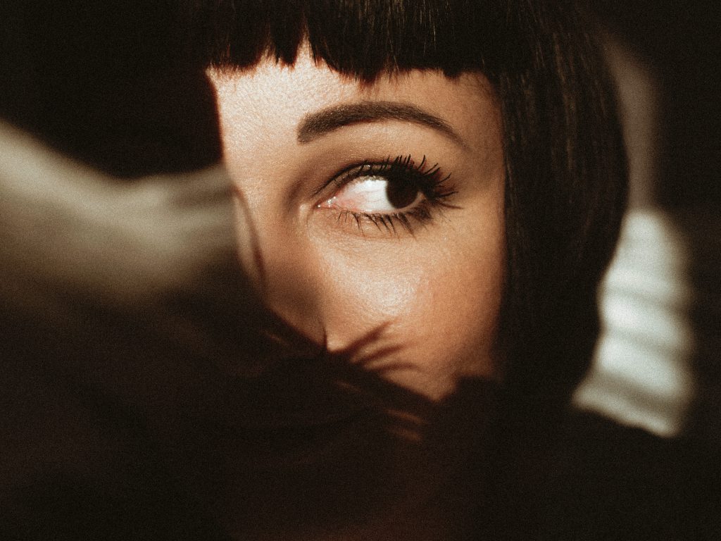 jak stosować olejek rycynowy na rzęsy